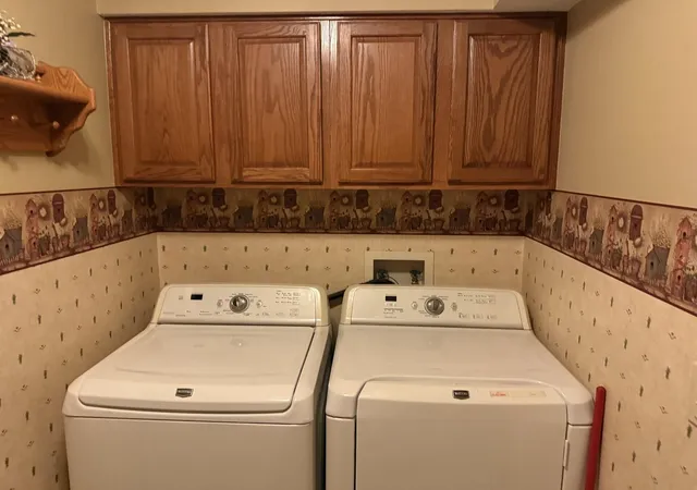 Listing Photo 5 - Condo for sale in building located at 140 Hanover Ct, Delaware, OH 43015