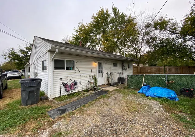 Photo 4 of House for sale at 798 - 800 Derrer Rd, Columbus, OH 43204 | MLS# 226038988 | Listing updated on 2026-10-26