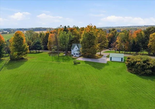 Photo 4 of Single family home for sale at 7522 Martinsburg Rd, Mount Vernon, OH 43050 | MLS# 226037851 | Listing updated on 2026-10-17