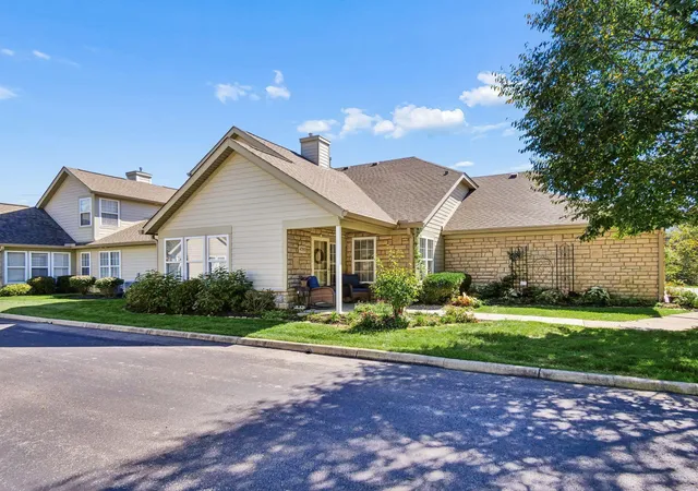 Listing Photo 2 - Condo for sale in building located at 4793 Turning Leaf Pl, Powell, OH 43065