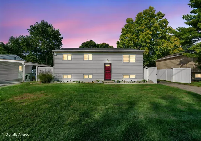 Photo 1 of Single family home for sale at 5236 Refugee Rd, Columbus, OH 43232 | MLS# 226037998 | Listing updated on 2026-10-27
