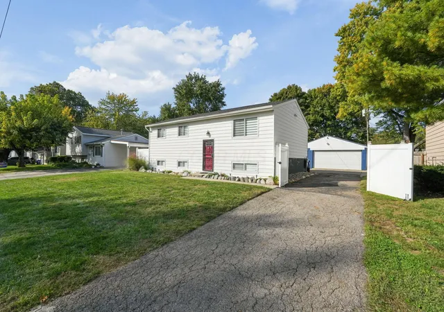 Photo 2 of Single family home for sale at 5236 Refugee Rd, Columbus, OH 43232 | MLS# 226037998 | Listing updated on 2026-10-27