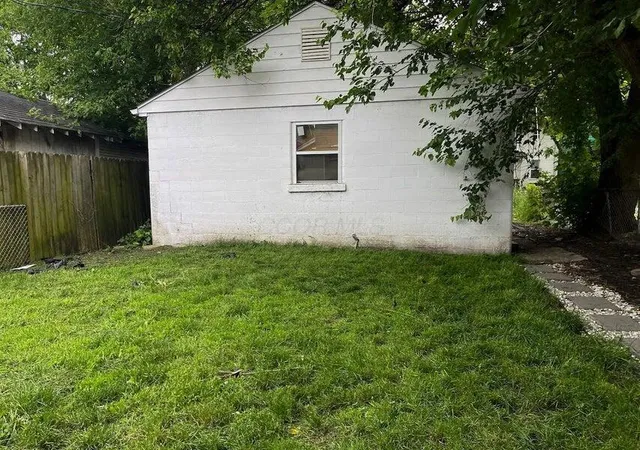 Photo 4 of Single family home for sale at 143 S Princeton Ave, Columbus, OH 43222 | MLS# 226037898 | Listing updated on 2026-10-23