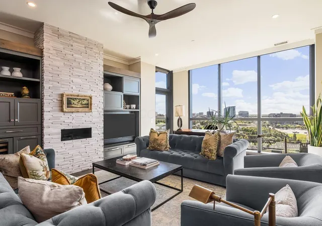 Listing Photo 1 - Condo for sale in building located at 250 W Spring St, Columbus, OH 43215 - Unit #1023