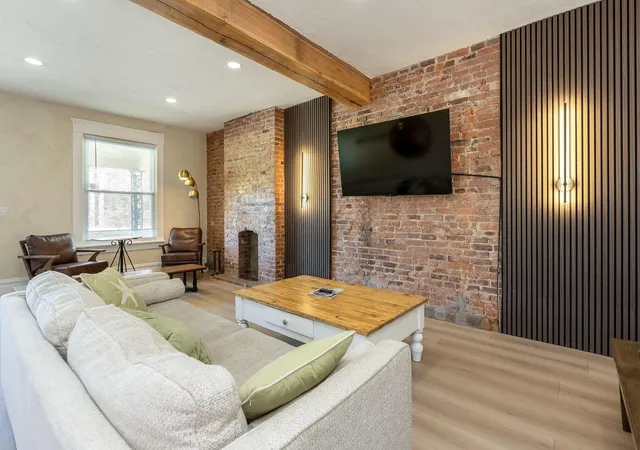 Photo 3 of Townhouse for sale at 1649-1651 Franklin Park S, Columbus, OH 43205 | MLS# 226038639 | Listing updated on 2026-10-21