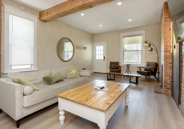 Photo 4 of Townhouse for sale at 1649-1651 Franklin Park S, Columbus, OH 43205 | MLS# 226038639 | Listing updated on 2026-10-21