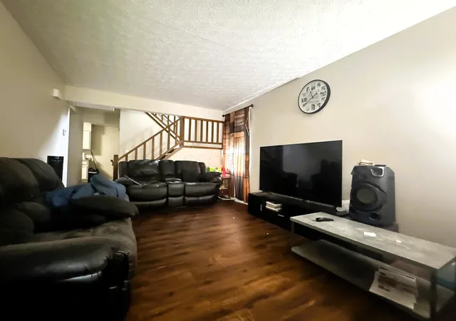 Listing Photo 1 - Condo for sale in building located at 4856-4860 Briston Dr, Columbus, OH 43221