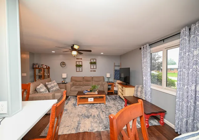 Photo 4 of Single family home for sale at 447 Edgefield Dr, Marion, OH 43302 | MLS# 226038770 | Listing updated on 2026-10-28