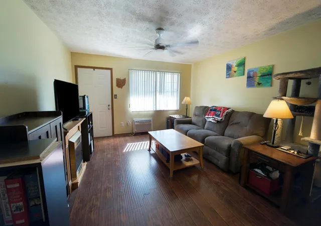 Listing Photo 4 - Condo for sale in building located at 4423 Hammerton Dr, Columbus, OH 43228 - Unit #11A