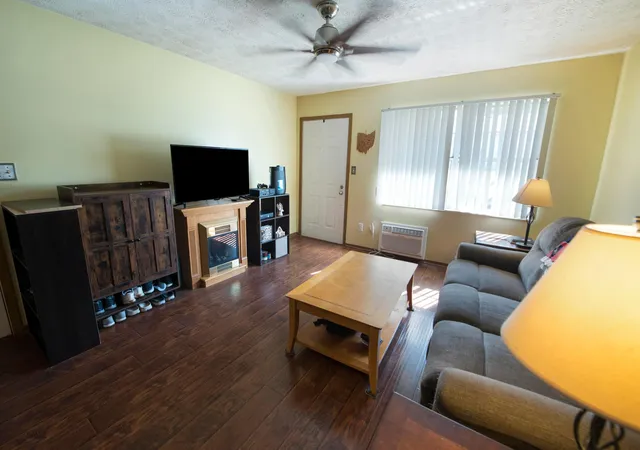 Listing Photo 5 - Condo for sale in building located at 4423 Hammerton Dr, Columbus, OH 43228 - Unit #11A