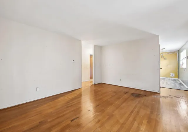 Photo 2 of Single family home for sale at 1045 N Cassady Ave, Columbus, OH 43219 | MLS# 226039226 | Listing updated on 2026-10-23
