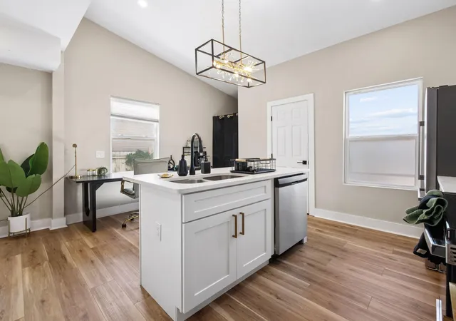 Photo 4 of Single family home for sale at 137 N Yale Ave, Columbus, OH 43222 | MLS# 226039152 | Listing updated on 2026-10-23