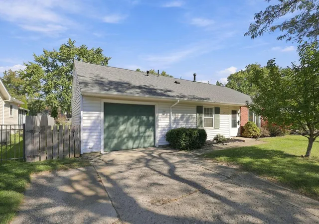 Photo 3 of Single family home for sale at 4776 Hillcrest St S, Hilliard, OH 43026 | MLS# 226038172 | Listing updated on 2026-10-24