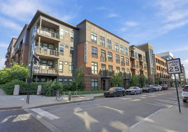 Listing Photo 3 - Condo for sale in building located at 6633 Dale Dr, Dublin, OH 43017 - Unit #524
