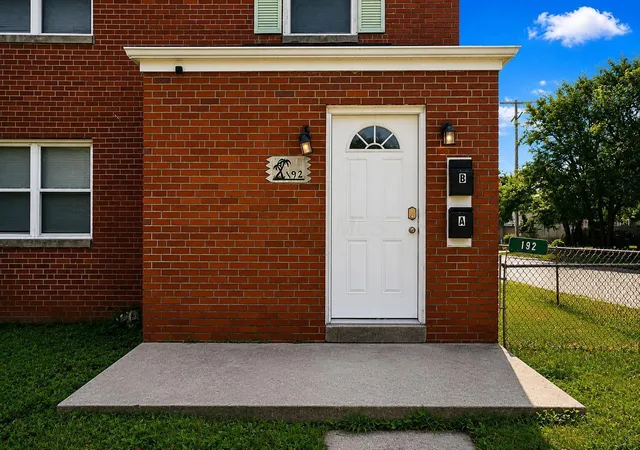 Listing Photo 2 - Condo for sale in building located at 192 Powell Ave, Columbus, OH 43204
