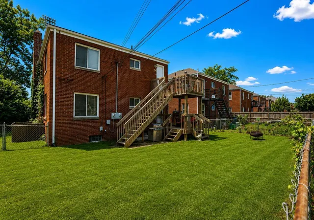 Listing Photo 3 - Condo for sale in building located at 192 Powell Ave, Columbus, OH 43204