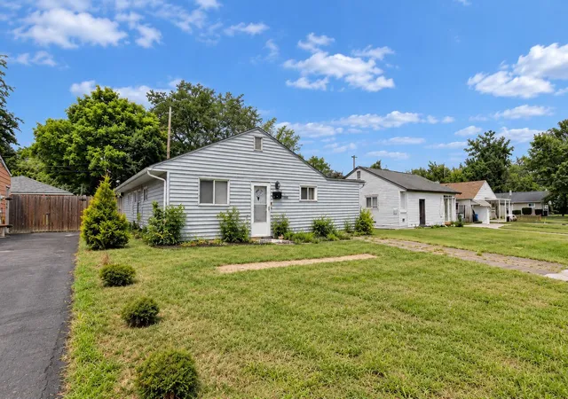Photo 1 of Single family home for sale at 2283 Dawnlight Ave, Columbus, OH 43211 | MLS# 226039091 | Listing updated on 2026-10-22