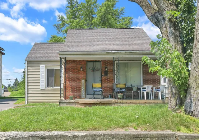 Photo 1 of Single family home for sale at 2261 Medina Ave, Columbus, OH 43211 | MLS# 226039090 | Listing updated on 2026-10-22