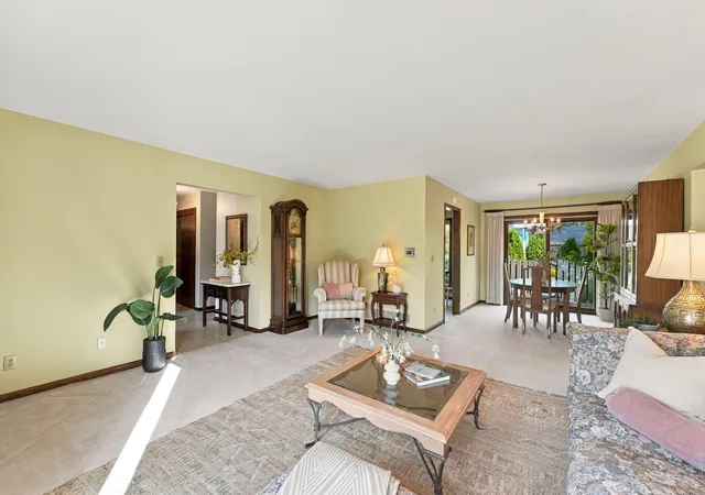 Listing Photo 1 - Condo for sale in building located at 4261 Chaucer Ln, Columbus, OH 43220 - Unit #