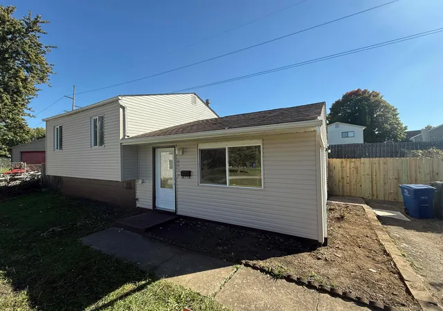 Photo 2 of Single family home for sale at 5420 Centner Ln, Columbus, OH 43232 | MLS# 226038333 | Listing updated on 2026-10-30
