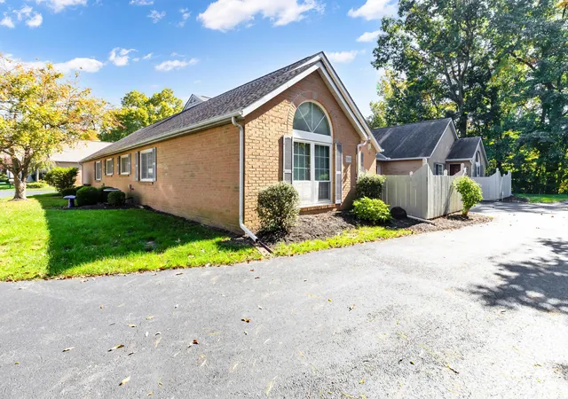 Photo 2 of Condo for sale at 5383 Pond View Dr, Westerville, OH 43081 | MLS# 226039390 | Listing updated on 2026-10-27