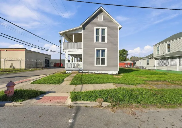 Photo 3 of Single family home for sale at 33 N Hartford Ave, Columbus, OH 43222 | MLS# 226040485 | Listing updated on 2026-10-27