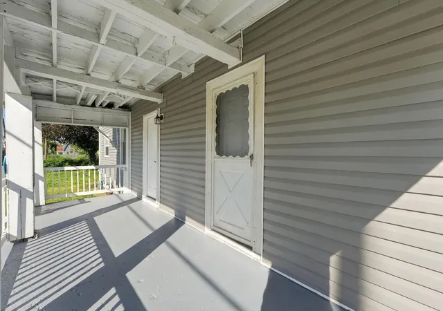 Photo 4 of Single family home for sale at 33 N Hartford Ave, Columbus, OH 43222 | MLS# 226040485 | Listing updated on 2026-10-27