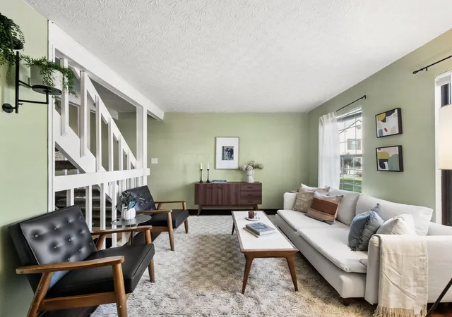 Listing Photo 4 - Condo for sale in building located at 2295 Laurelwood Dr, Columbus, OH 43229