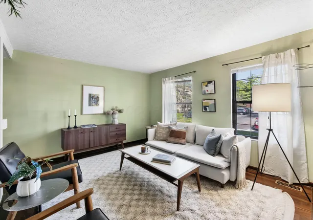 Listing Photo 5 - Condo for sale in building located at 2295 Laurelwood Dr, Columbus, OH 43229