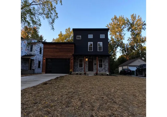 Photo 2 of Single family home for sale at 77 Fair Ave, Delaware, OH 43015 | MLS# 226038810 | Listing updated on 2026-10-29