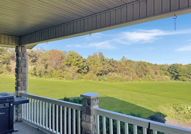 Photo 2 of Single family home for sale at 4810 Huggins Rd, Zanesville, OH 43701 | MLS# 226038738 | Listing updated on 2026-10-21