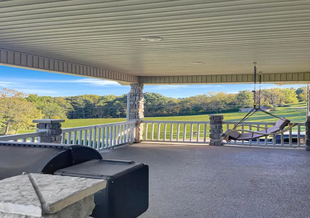 Photo 3 of Single family home for sale at 4810 Huggins Rd, Zanesville, OH 43701 | MLS# 226038738 | Listing updated on 2026-10-21