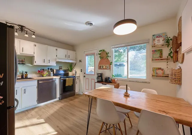 Photo 4 of Single family home for sale at 392 Brisbane Ave, Westerville, OH 43081 | MLS# 226041014 | Listing updated on 2026-10-28