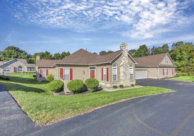 Listing Photo 2 - Condo for sale in building located at 204 Avalon Dr, Heath, OH 43056 - Unit #27
