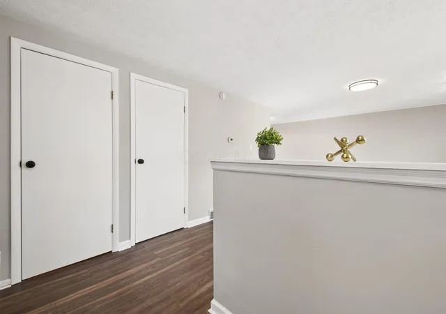 Listing Photo 5 - Condo for sale in building located at 2843 Conrad Dr, Columbus, OH 43207 - Unit #I1