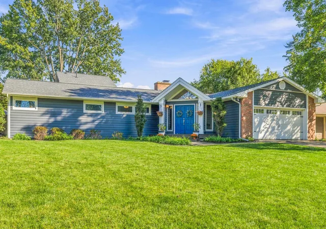 Photo 3 of Single family home for sale at 3908 Kioka Ave, Columbus, OH 43220 | MLS# 226039052 | Listing updated on 2026-10-26