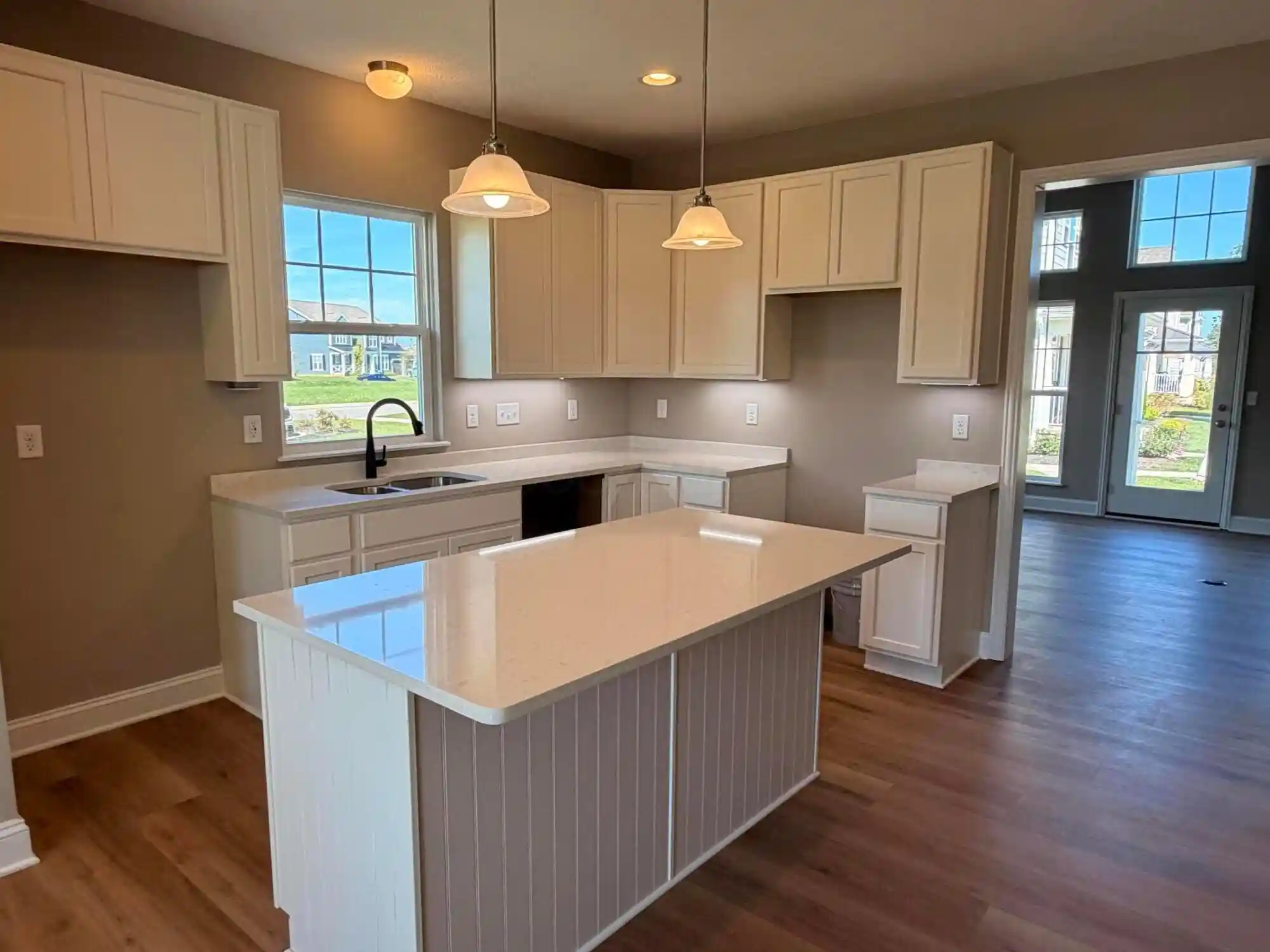 Listing Photo 2 - Condo for sale in 5288 Estuary Ln located at 5288 Estuary Ln, Dublin, OH 43016 - Unit #6A