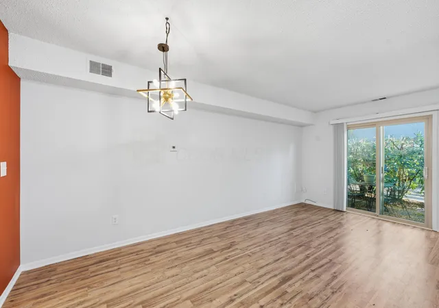 Listing Photo 5 - Condo for sale in building located at 1301 Lake Shore Dr, Columbus, OH 43204 - Unit #199