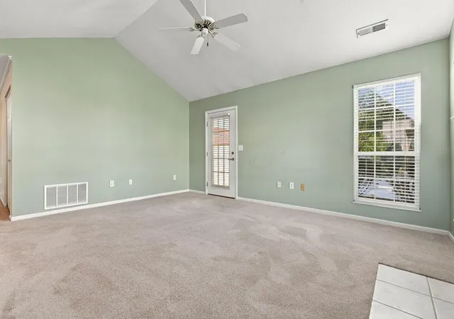 Listing Photo 5 - Condo for sale in building located at 3664 Colonial Dr, Hilliard, OH 43026