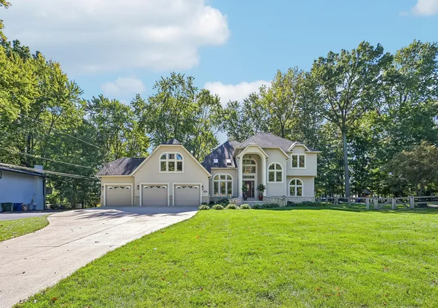 Photo 1 of Single family home for sale at 5612 Echo Rd, Columbus, OH 43230 | MLS# 226038934 | Listing updated on 2026-10-24