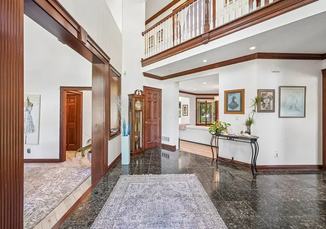 Photo 4 of Single family home for sale at 5612 Echo Rd, Columbus, OH 43230 | MLS# 226038934 | Listing updated on 2026-10-24