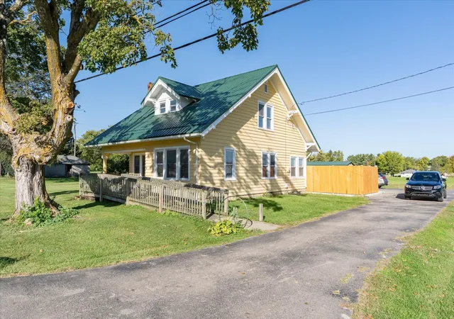 Photo 1 of Single family home for sale at 9131 Sr 22/3, Sabina, OH 45169 | MLS# 226038782 | Listing updated on 2026-10-25