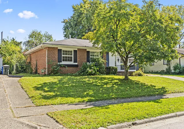 Photo 2 of Single family home for sale at 1926 Woodette Rd, Columbus, OH 43232 | MLS# 226038750 | Listing updated on 2026-10-26