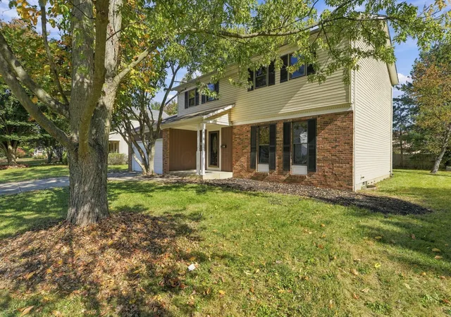 Photo 1 of Single family home for sale at 256 Spring Holw Ln, Westerville, OH 43081 | MLS# 226040202 | Listing updated on 2026-10-29