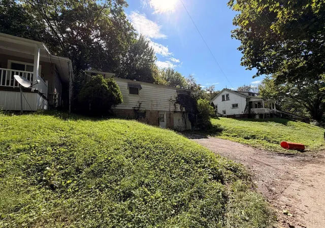 Photo 1 of Sale Pending at 1218 Northside Ave, East Liverpool, OH 43920 | MLS# 226038839 | Listing updated on 2026-10-25