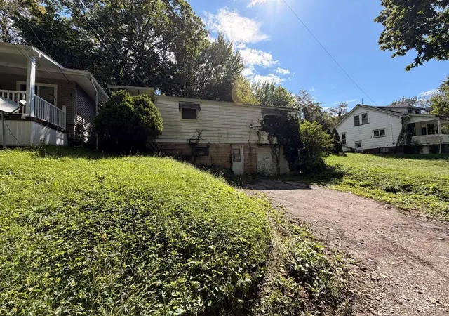 Photo 2 of Sale Pending at 1218 Northside Ave, East Liverpool, OH 43920 | MLS# 226038839 | Listing updated on 2026-10-25