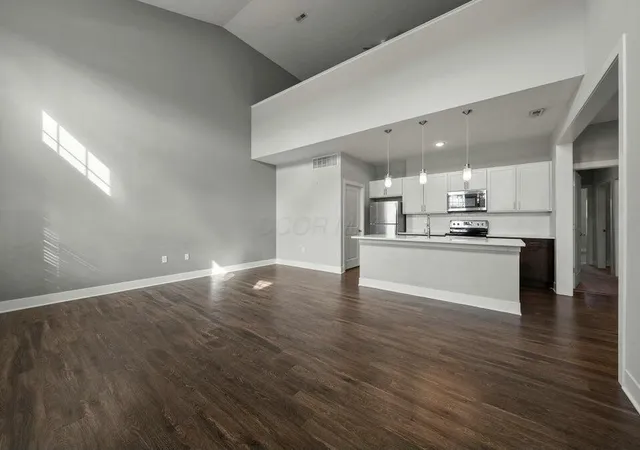 Listing Photo 1 - Condo for sale in building located at 5680 Apothecary Wy, New Albany, OH 43054 - Unit #