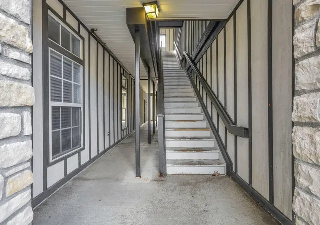 Listing Photo 5 - Condo for sale in building located at 6224 Inishmore Ln, Dublin, OH 43017