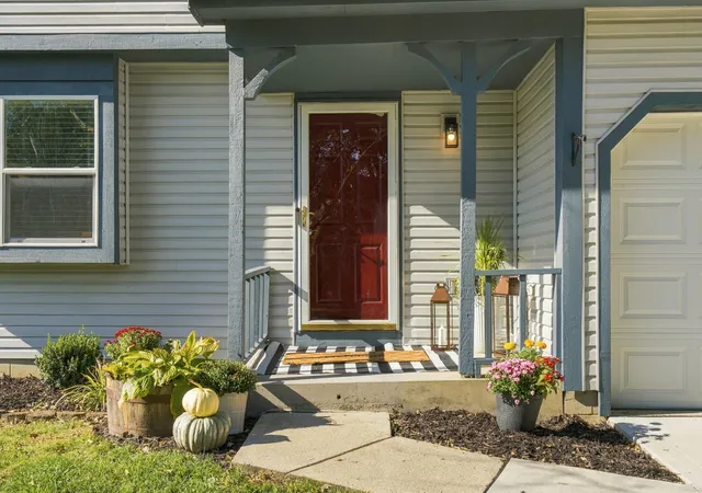 Photo 2 of Single family home for sale at 4999 Castlerea Ct, Columbus, OH 43221 | MLS# 226038730 | Listing updated on 2026-10-25