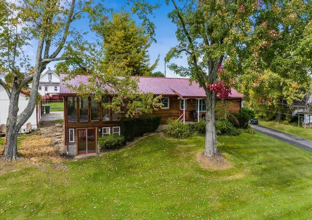 Photo 2 of Single family home for sale at 500 Summer St, New Lexington, OH 43764 | MLS# 226038716 | Listing updated on 2026-10-30